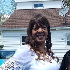 Meet your Posher, Antoniette